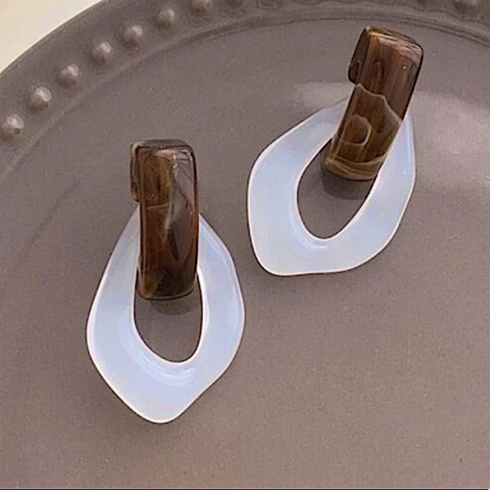 NWT Boutique Lucite Boho Translucent Tortoise Geometric Chain Statement Earrings